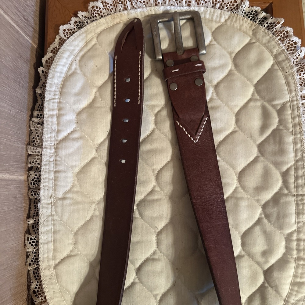Levi's Rich Brown Leather Belt With Matte Silver Buckle Size 36